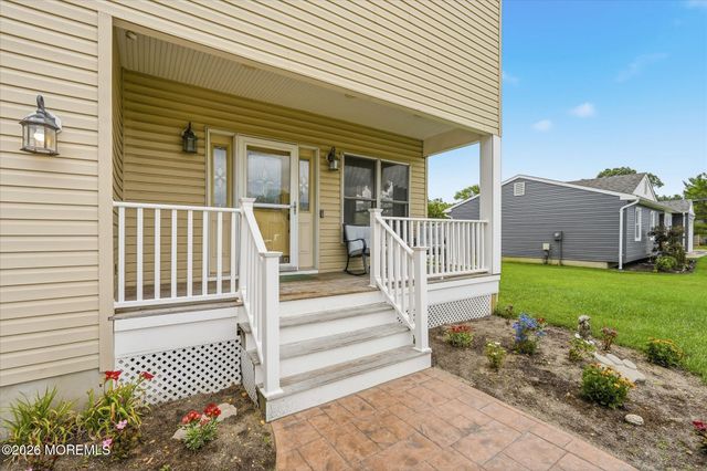 89 Venus Lane, Toms River, NJ 08753