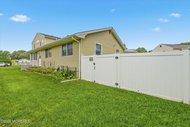 89 Venus Lane, Toms River, NJ 08753