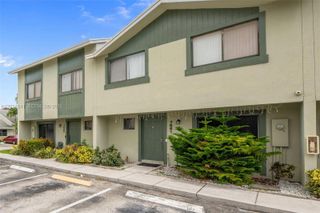 7661 NW 38th Ct, Sunrise, FL 33351