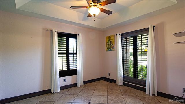 100 W Marigold Avenue, Mcallen, TX 78501