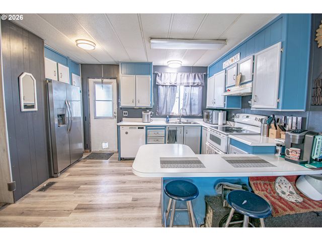 1415 S BERTELSEN Rd 34, Eugene, OR 97402