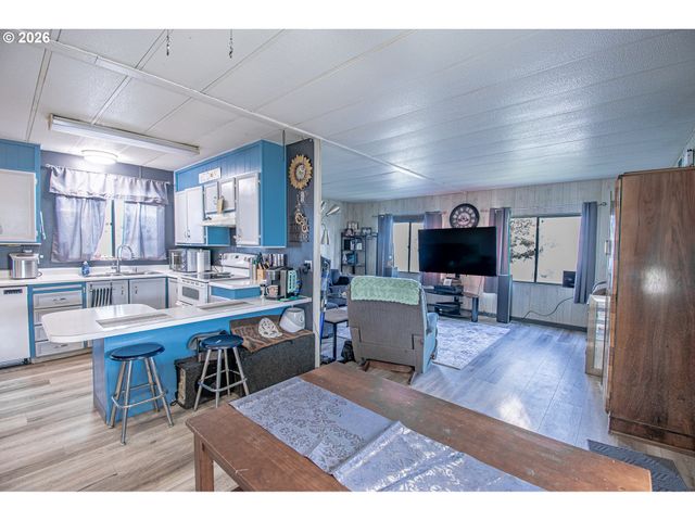 1415 S BERTELSEN Rd 34, Eugene, OR 97402