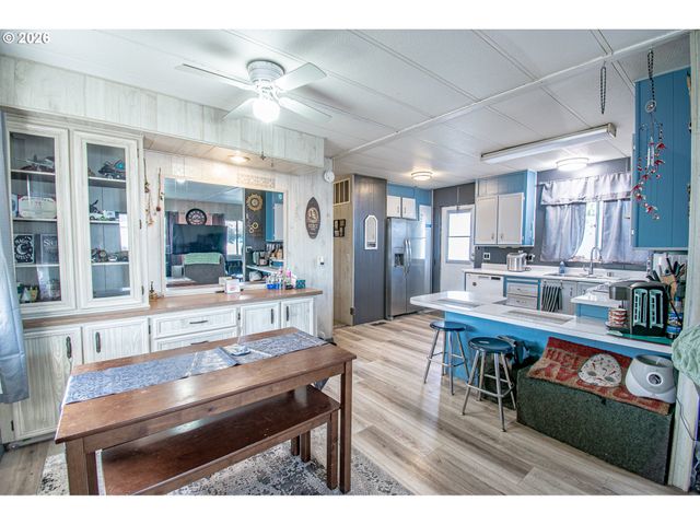 1415 S BERTELSEN Rd 34, Eugene, OR 97402