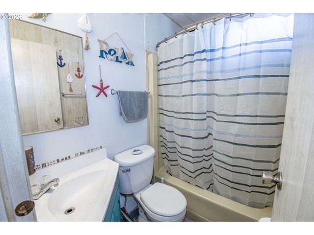 1415 S BERTELSEN Rd 34, Eugene, OR 97402