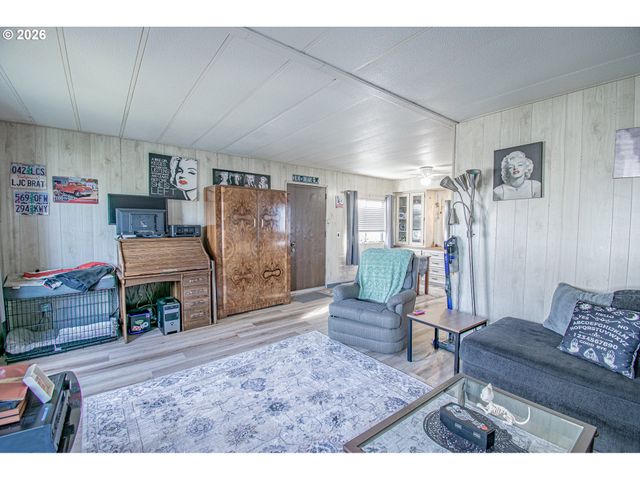 1415 S BERTELSEN Rd 34, Eugene, OR 97402