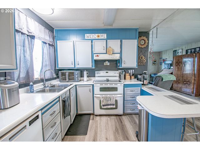 1415 S BERTELSEN Rd 34, Eugene, OR 97402