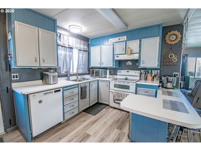 1415 S BERTELSEN Rd 34, Eugene, OR 97402