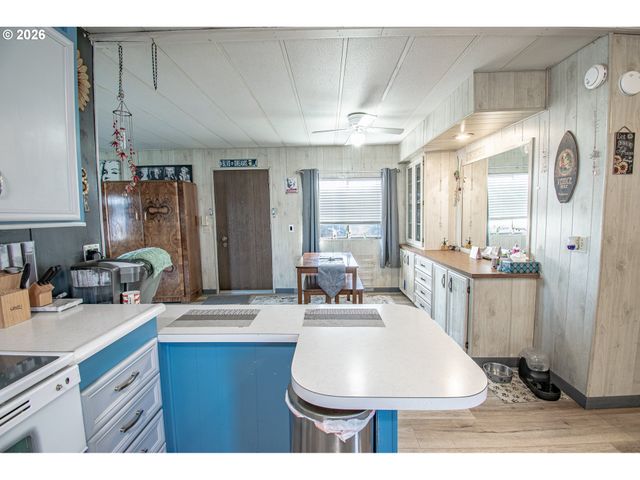 1415 S BERTELSEN Rd 34, Eugene, OR 97402