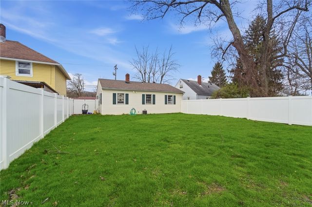 2922 Columbus Avenue, Ashtabula, OH 44004