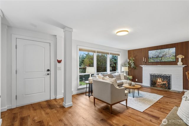 13054 30th Avenue NE, Seattle, WA 98125