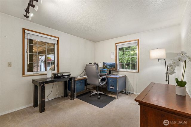 29832 Kent Black Diamond Road SE, Kent, WA 98042