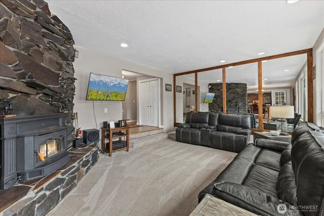 29832 Kent Black Diamond Road SE, Kent, WA 98042