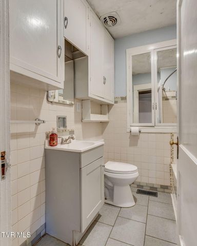 605 Franklin Street, Johnson City, TN 37604