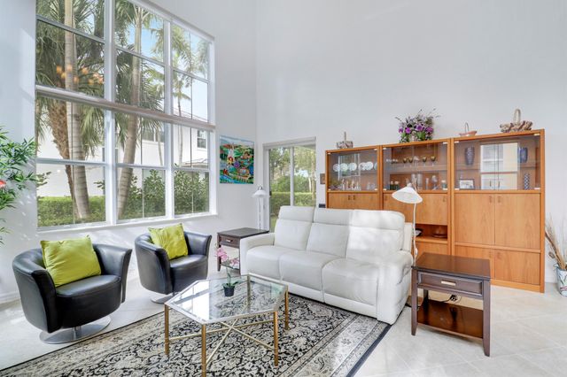 1083 Piccadilly Drive, Palm Beach Gardens, FL 33418