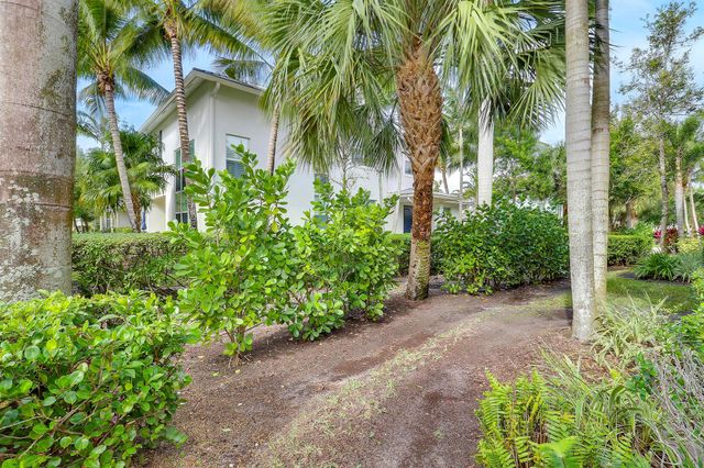 1083 Piccadilly Drive, Palm Beach Gardens, FL 33418