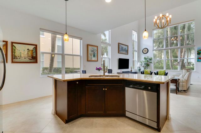 1083 Piccadilly Drive, Palm Beach Gardens, FL 33418