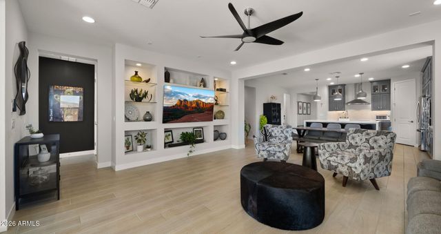 5957 E SALTER Drive, Phoenix, AZ 85054