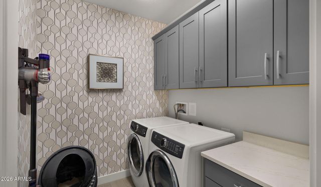 5957 E SALTER Drive, Phoenix, AZ 85054