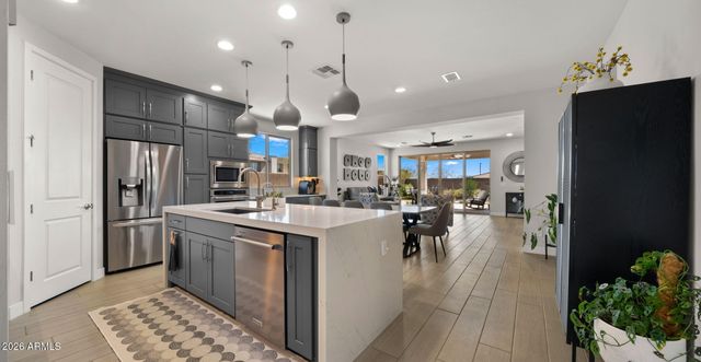 5957 E SALTER Drive, Phoenix, AZ 85054