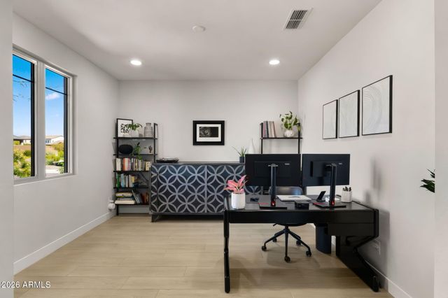 5957 E SALTER Drive, Phoenix, AZ 85054