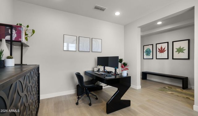 5957 E SALTER Drive, Phoenix, AZ 85054