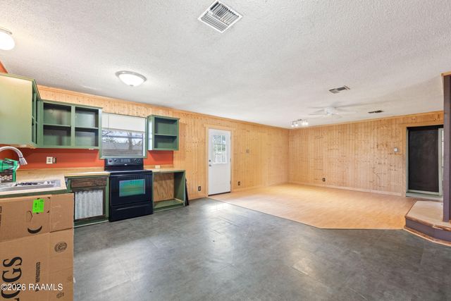 1008 Dupuis Street, Breaux Bridge, LA 70517