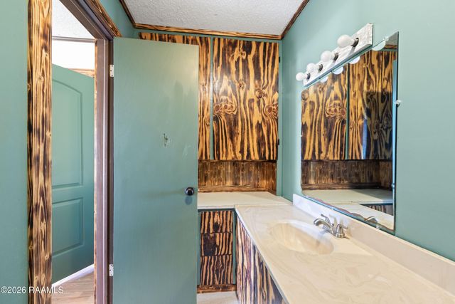 1008 Dupuis Street, Breaux Bridge, LA 70517