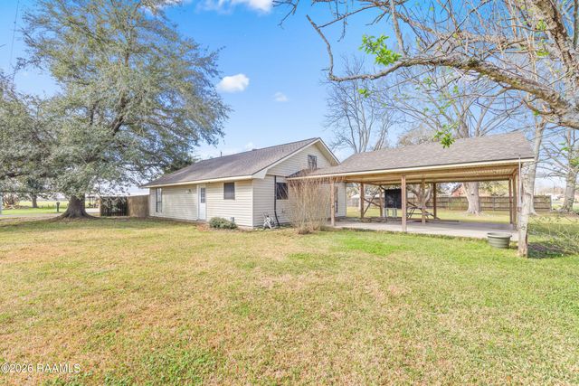 1008 Dupuis Street, Breaux Bridge, LA 70517