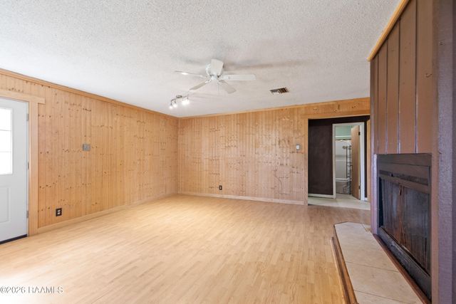 1008 Dupuis Street, Breaux Bridge, LA 70517