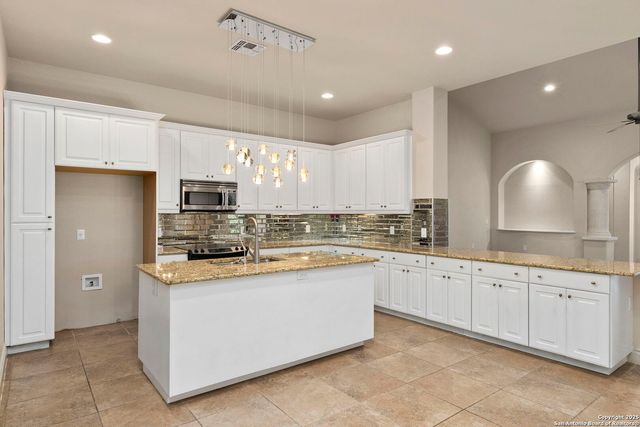 6710 Ghia Lane, San Antonio, TX 78257