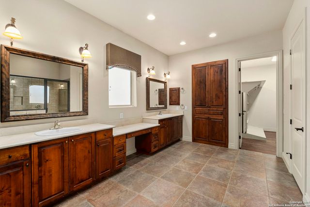 6710 Ghia Lane, San Antonio, TX 78257