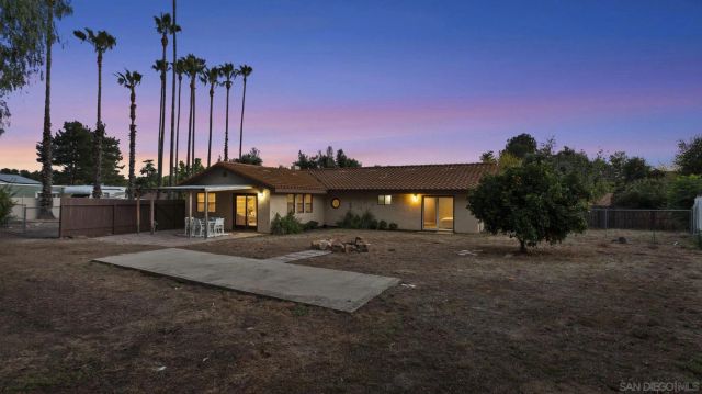 24928 Via Lopez, Ramona, CA 92065