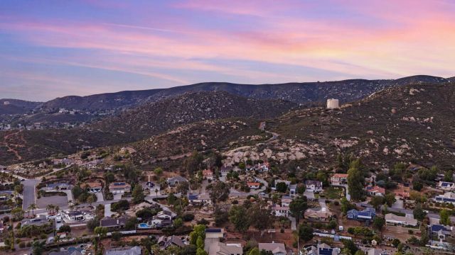 24928 Via Lopez, Ramona, CA 92065
