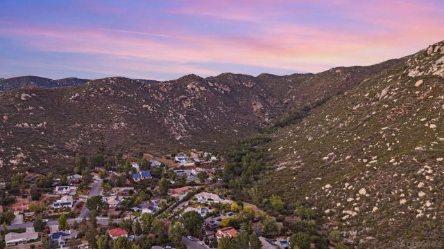 24928 Via Lopez, Ramona, CA 92065