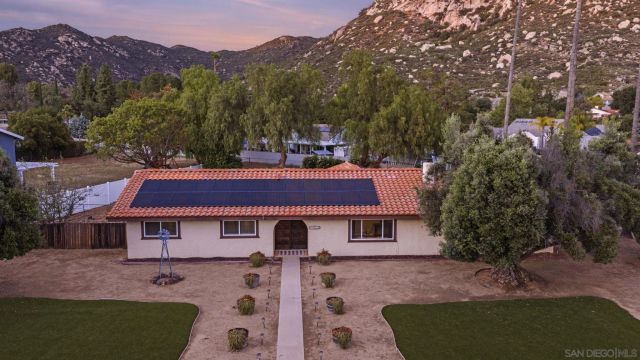 24928 Via Lopez, Ramona, CA 92065