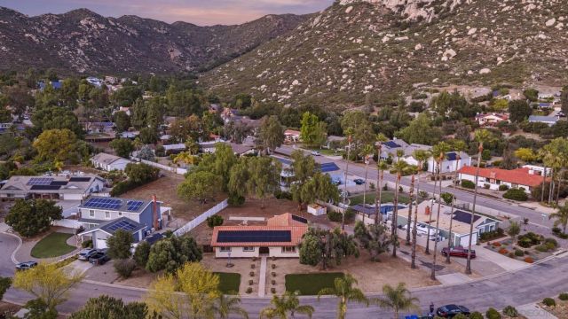 24928 Via Lopez, Ramona, CA 92065