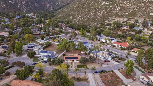 24928 Via Lopez, Ramona, CA 92065