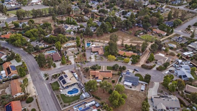 24928 Via Lopez, Ramona, CA 92065