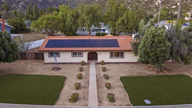 24928 Via Lopez, Ramona, CA 92065