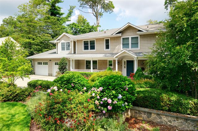 110 Birch Drive, East Hills, NY 11576