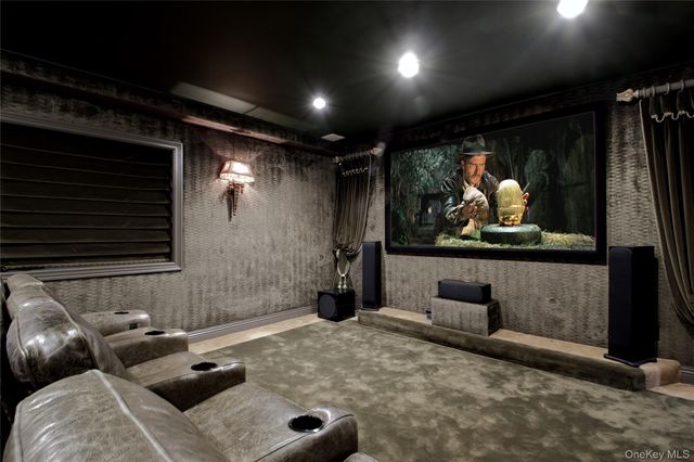 110 Birch Drive, East Hills, NY 11576