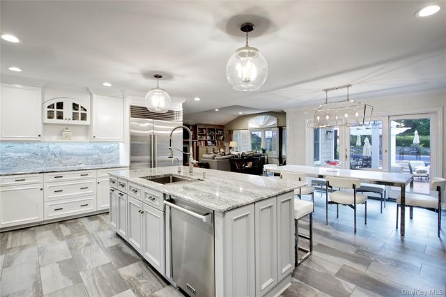 110 Birch Drive, East Hills, NY 11576