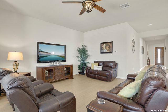 1512 NEUMANN'S PT., New Braunfels, TX 78132