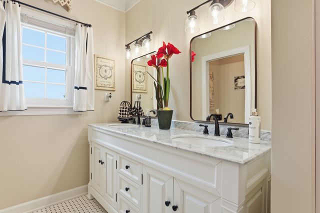 1916 S Mount Juliet Rd, Mount Juliet, TN 37122