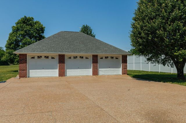 1916 S Mount Juliet Rd, Mount Juliet, TN 37122