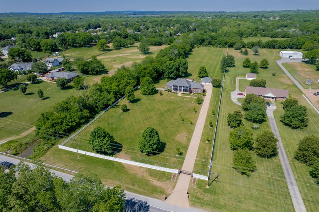 1916 S Mount Juliet Rd, Mount Juliet, TN 37122