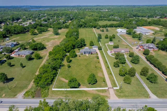 1916 S Mount Juliet Rd, Mount Juliet, TN 37122