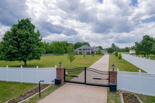 1916 S Mount Juliet Rd, Mount Juliet, TN 37122