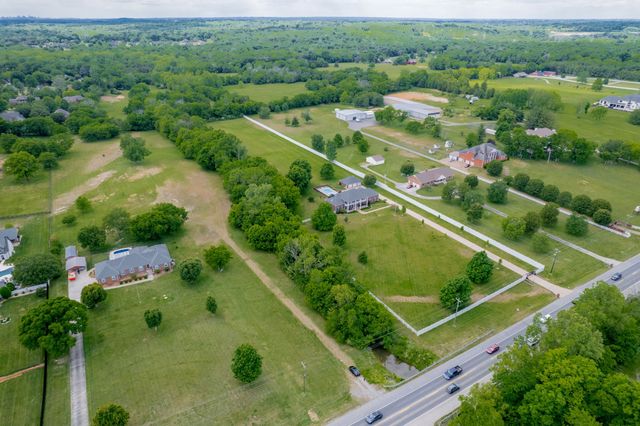 1916 S Mount Juliet Rd, Mount Juliet, TN 37122