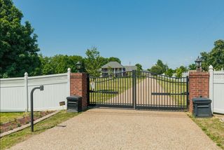 1916 S Mount Juliet Rd, Mount Juliet, TN 37122